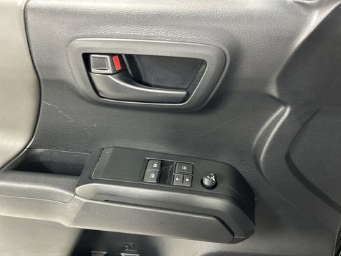 Used 2019 Toyota Tacoma SR w/ SR Convenience Package AWD/4WD image 11