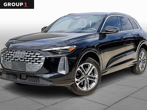 Used 2025 Audi Q5 Premium w/ Convenience Package image 1