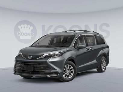 New 2026 Toyota Sienna LE