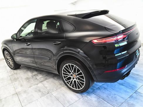 Used 2022 Porsche Cayenne Platinum Edition AWD/4WD image 4