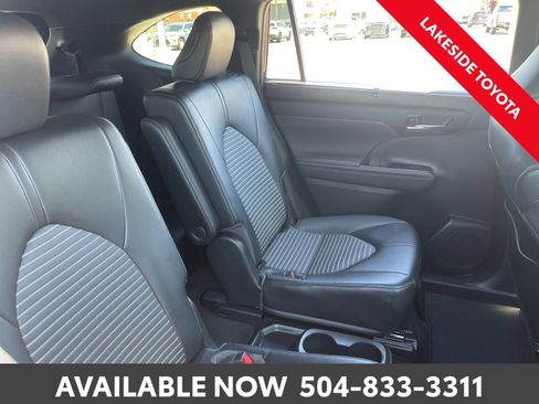 Used 2023 Toyota Highlander XSE image 19