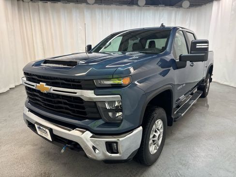 Certified 2025 Chevrolet Silverado 2500 LT w/ Convenience Package image 1