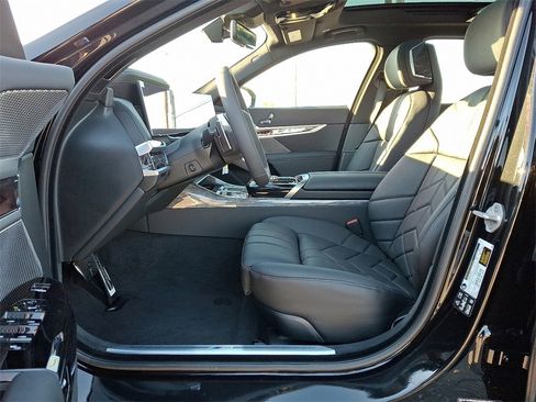 New 2026 BMW 760i xDrive 760i xDrive w/ Executive Package image 11