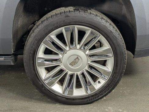 Used 2018 Cadillac Escalade Platinum image 11