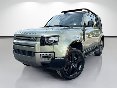 Used 2021 Land Rover Defender 110 X-Dynamic SE AWD/4WD image 7