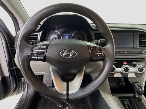 Used 2019 Hyundai Elantra SEL image 10