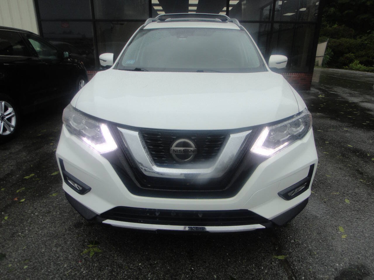 Used 2020 Nissan Rogue SL w/ Premium Package AWD/4WD image 2