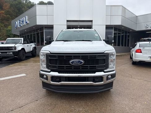 New 2026 Ford F250 XL w/ FX4 Off-Road Package AWD/4WD image 2