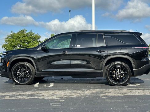 Used 2026 Chevrolet Traverse LT w/ Midnight/Sport Edition AWD/4WD image 7
