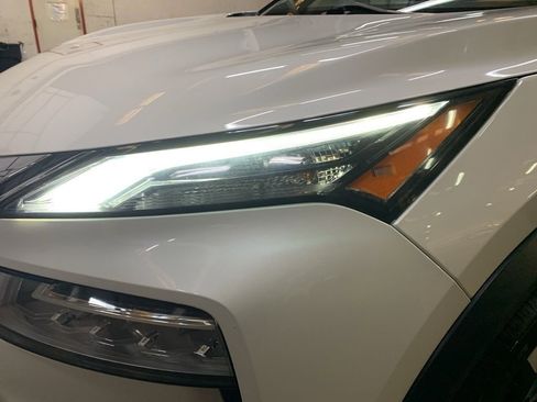 Used 2023 Nissan Rogue SV image 29