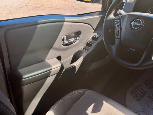 Used 2025 Nissan Frontier SV AWD/4WD image 15