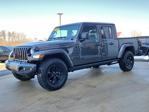 Used 2021 Jeep Gladiator Sport image 2