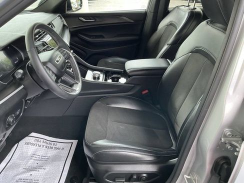 Used 2023 Jeep Grand Cherokee L Laredo AWD/4WD image 15