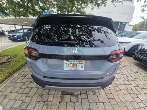 Used 2025 Honda Pilot Touring image 5