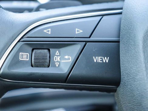 Used 2025 Audi Q3 2.0T Premium w/ Convenience Package image 19