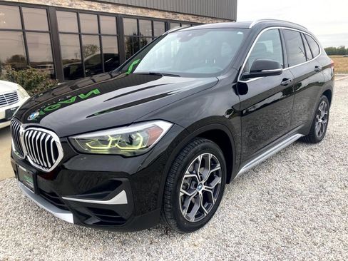 Used 2021 BMW X1 xDrive28i w/ Premium Package image 2