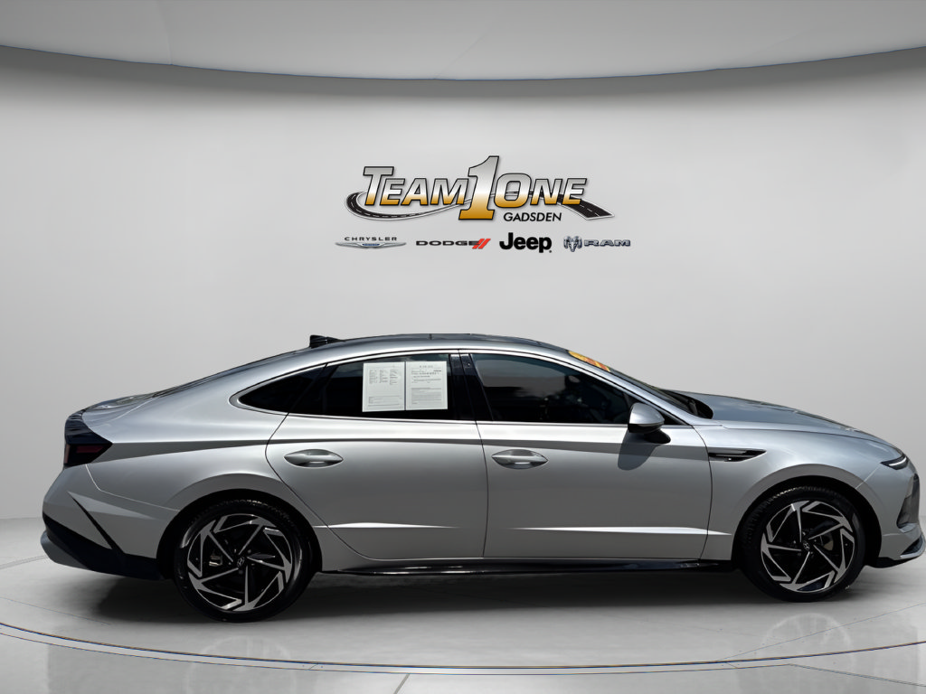 Used 2024 Hyundai Sonata SEL w/ Convenience Package FWD image 9