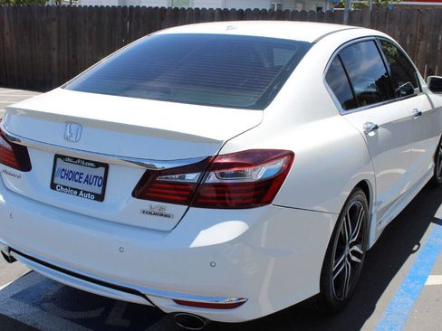 Used 2016 Honda Accord Touring image 6