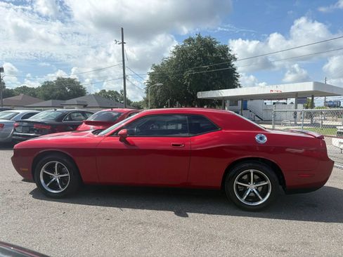 Used 2010 Dodge Challenger SE RWD image 5