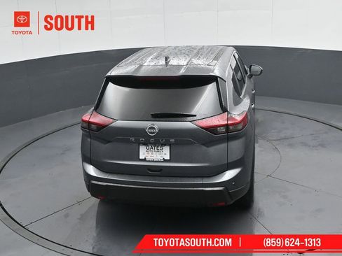 Used 2025 Nissan Rogue SV FWD image 41