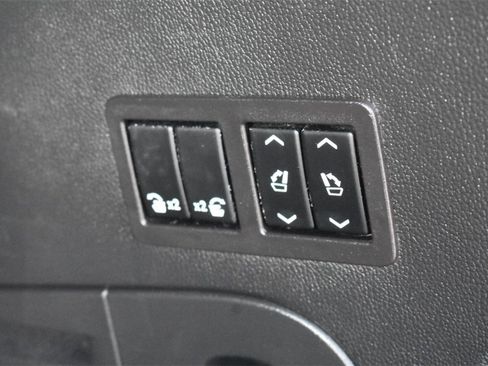 Used 2020 Cadillac Escalade Platinum image 26