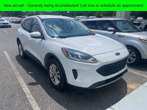 Used 2021 Ford Escape SE w/ Cold Weather Package AWD/4WD image 2