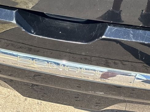 Used 2023 GMC Acadia Denali FWD image 6