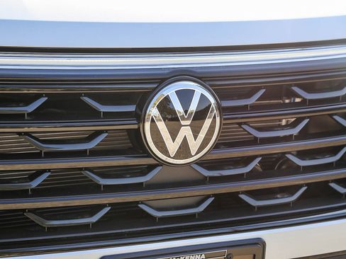 New 2026 Volkswagen Atlas Cross Sport SEL R-Line image 5