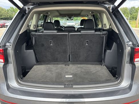 Used 2024 Volkswagen Atlas SE AWD/4WD image 8