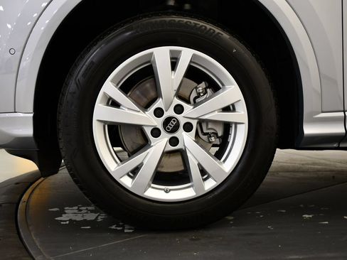 Used 2025 Audi Q5 Premium w/ Convenience Package AWD/4WD image 11