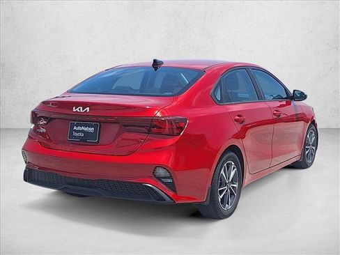 Used 2023 Kia Forte LXS FWD image 5