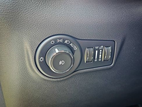 Used 2023 Jeep Compass Limited AWD/4WD image 15