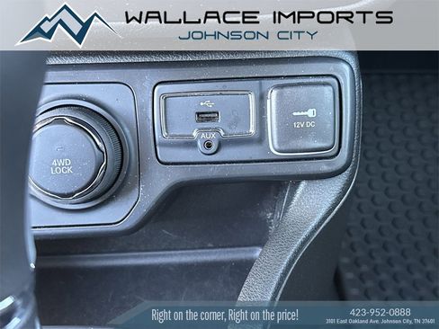 Used 2023 Jeep Renegade Latitude image 28