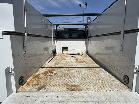 Used 2024 GMC Sierra 2500 Pro w/ Convenience Package image 13