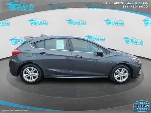 Used 2017 Chevrolet Cruze LT w/ RS Package image 5