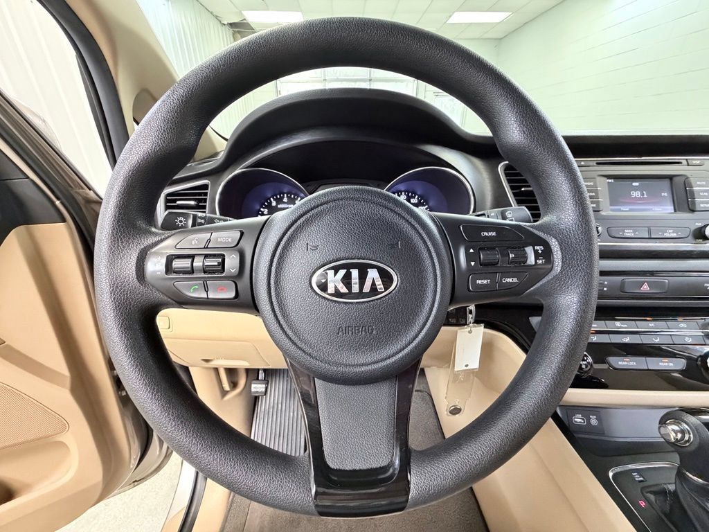 Used 2017 Kia Sedona LX FWD image 44