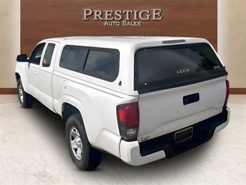 Used 2019 Toyota Tacoma SR image 40