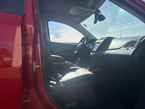 Used 2019 Dodge Journey GT image 19