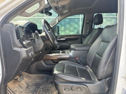 Used 2025 Chevrolet Silverado 2500 LT w/ Trail Boss Package AWD/4WD image 9