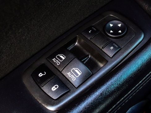 Used 2022 Dodge Challenger SXT w/ Blacktop Package image 10