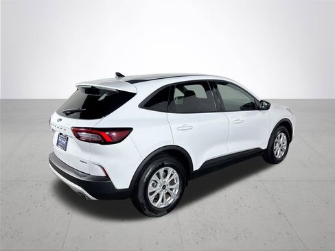 Used 2025 Ford Escape Active image 6