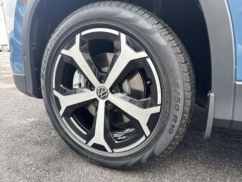 New 2026 Volkswagen Tiguan SE AWD/4WD image 8