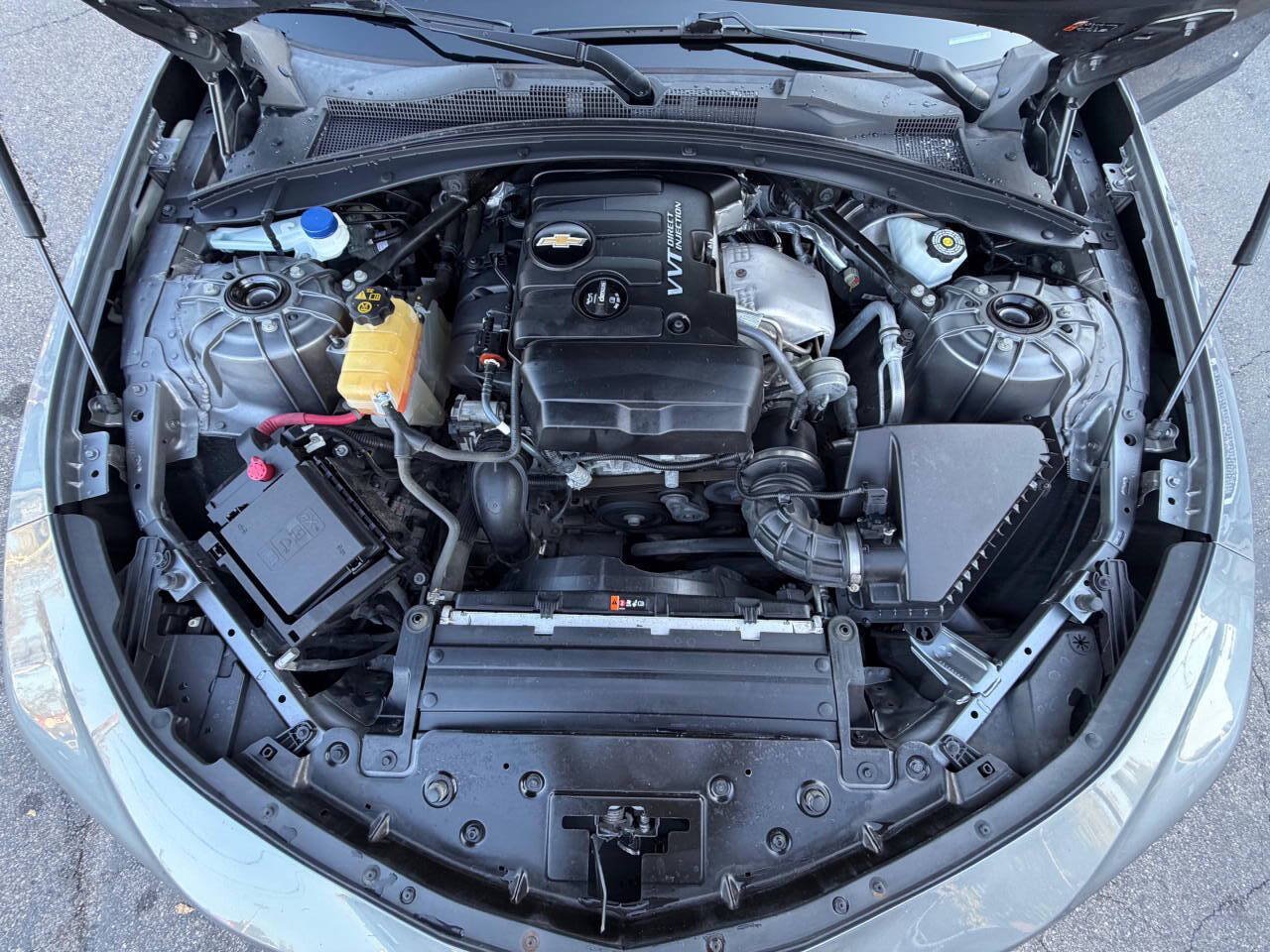 Used 2020 Chevrolet Camaro LT RWD image 29
