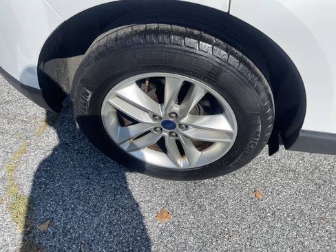 Used 2017 Ford Edge SEL w/ Equipment Group 201A AWD/4WD image 28