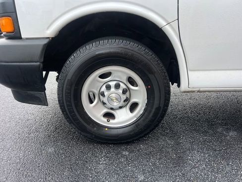 Used 2021 Chevrolet Express 2500 image 10