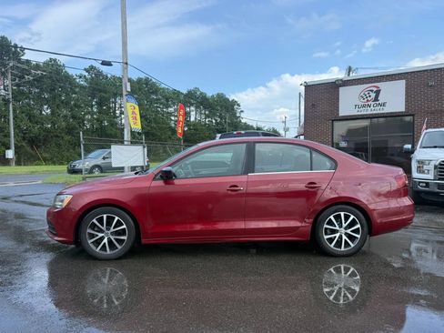 Used 2016 Volkswagen Jetta SE FWD image 2