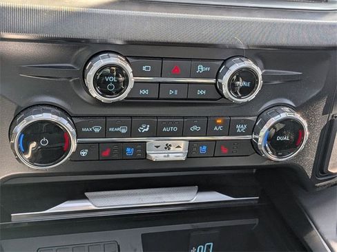 Used 2025 Ford F250 Platinum image 18