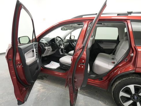 Used 2017 Subaru Forester 2.5i Premium AWD/4WD image 21