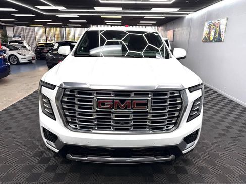 Used 2025 GMC Yukon Denali AWD/4WD image 6