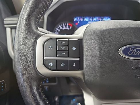 Used 2024 Ford Expedition Max XLT image 17